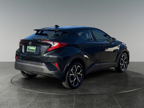 Used 2019 Toyota C-HR XLE FWD image 9