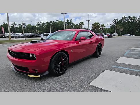 Used 2019 Dodge Challenger R/T Scat Pack w/ Shaker Package RWD image 22