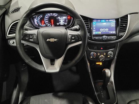Used 2018 Chevrolet Trax LT w/ LT Convenience Package FWD image 22