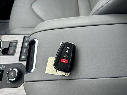 Used 2021 Toyota Highlander Limited AWD/4WD image 78