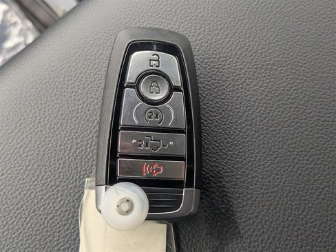 New 2026 Ford F250 Lariat w/ Black Appearance Package image 33