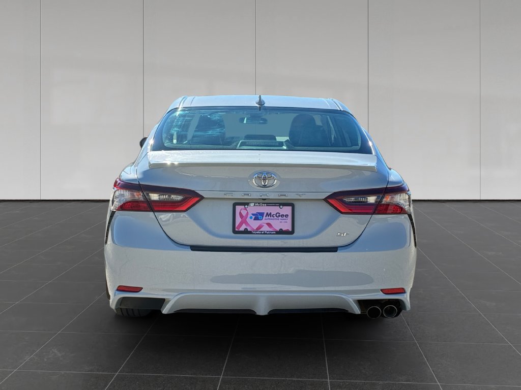 Used 2024 Toyota Camry SE w/ Cold Weather Package FWD image 4