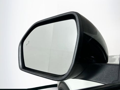 Used 2021 Ford Explorer Limited image 16