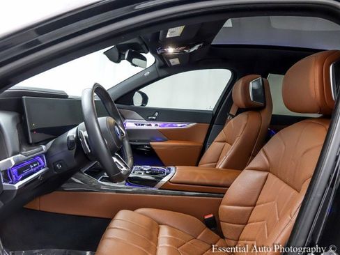 Used 2023 BMW i7 xDrive60 w/ Parking Assistance Package image 13