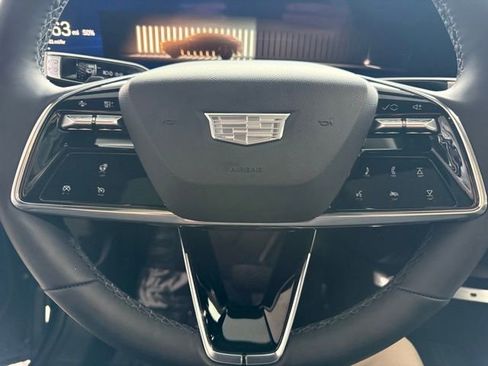 Used 2025 Cadillac Lyriq Sport image 39