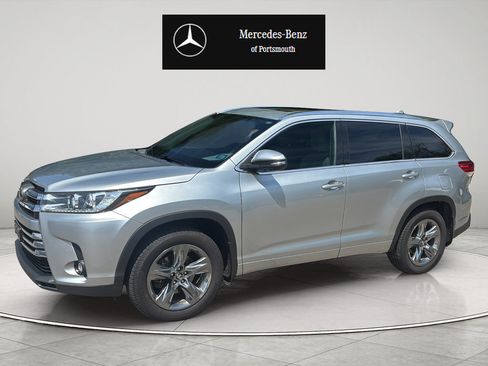 Used 2019 Toyota Highlander Limited Platinum AWD/4WD image 1
