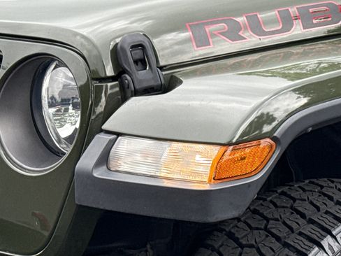 Used 2021 Jeep Wrangler Unlimited Rubicon AWD/4WD image 5