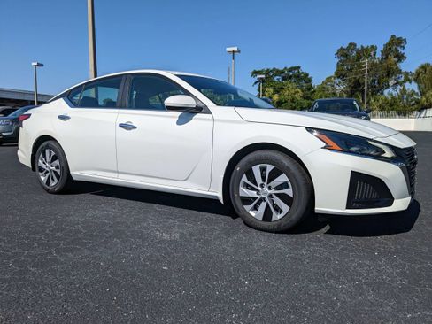 New 2025 Nissan Altima 2.5 S image 2