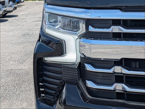 Used 2022 Chevrolet Silverado 1500 LTZ w/ Technology Package AWD/4WD image 10