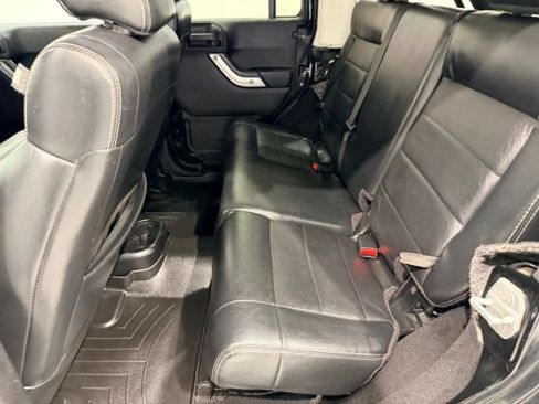 Used 2012 Jeep Wrangler Unlimited Sahara w/ Connectivity Group AWD/4WD image 30