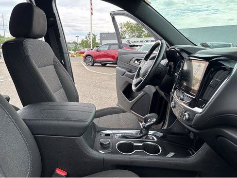 Used 2022 Chevrolet Traverse LT w/ LPO, Floor Liner Package AWD/4WD image 32