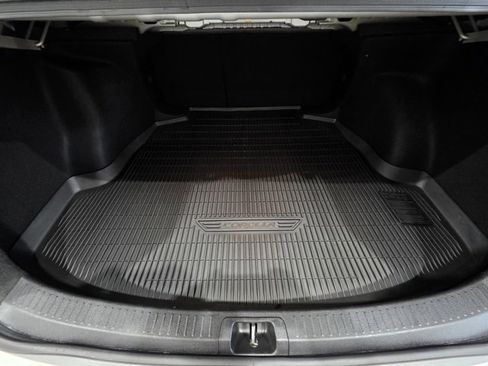 Used 2023 Toyota Corolla LE image 21