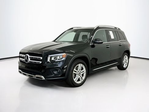 Used 2022 Mercedes-Benz GLB 250 4MATIC w/ Premium Package Lite image 3