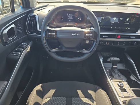 New 2026 Kia Sorento LX FWD image 13