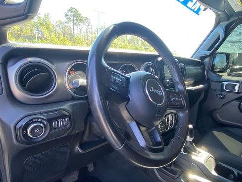 Used 2019 Jeep Wrangler Unlimited Sport S image 9