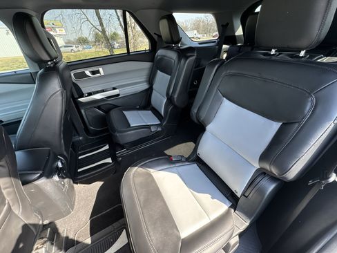 Used 2023 Ford Explorer XLT w/ Equipment Group 202A image 23
