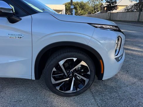 New 2025 Mitsubishi Outlander SEL image 12