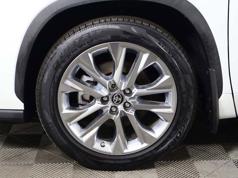 Used 2022 Toyota Highlander Limited image 26