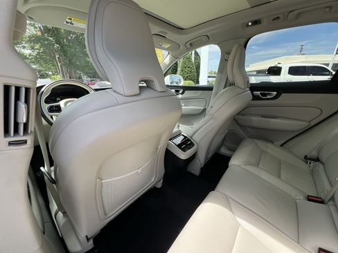Used 2021 Volvo XC60 T5 Inscription w/ Protection Package FWD image 23