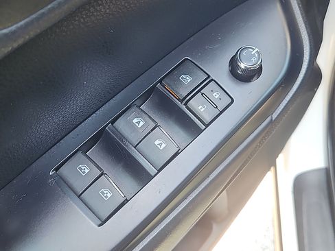 Used 2019 Toyota Highlander XLE AWD/4WD image 13
