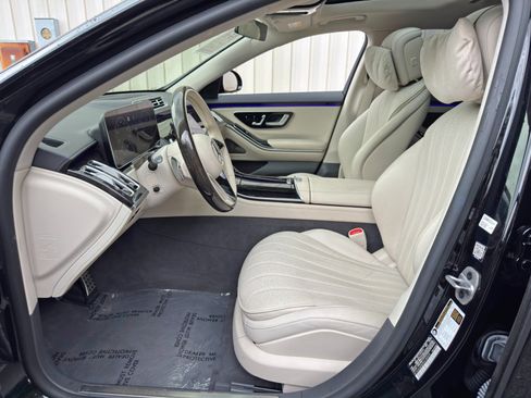 Used 2023 Mercedes-Benz S 500 4MATIC w/ AMG Line image 17