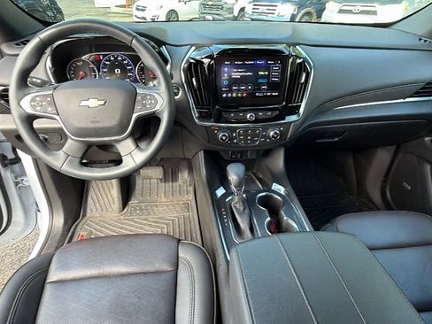 Used 2023 Chevrolet Traverse High Country FWD image 18