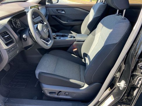 Used 2023 Nissan Rogue SV image 12