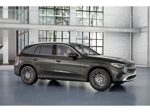 Used 2026 Mercedes-Benz GLC 300 4MATIC image 13