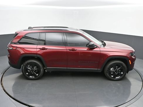 New 2025 Jeep Grand Cherokee Limited w/ Luxury Tech Group II image 43