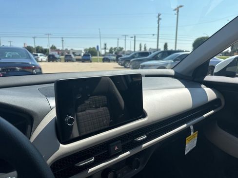 New 2026 Honda HR-V LX image 9