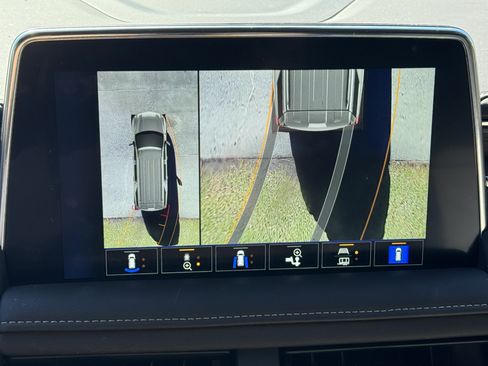 Used 2023 Chevrolet Tahoe Z71 w/ Luxury Package image 31