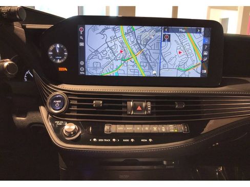 Used 2021 Lexus LS 500h image 30