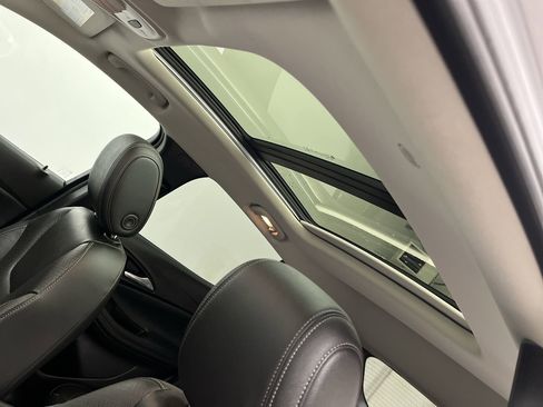 Certified 2021 Buick Encore GX Essence w/ Advanced Technology Package image 7