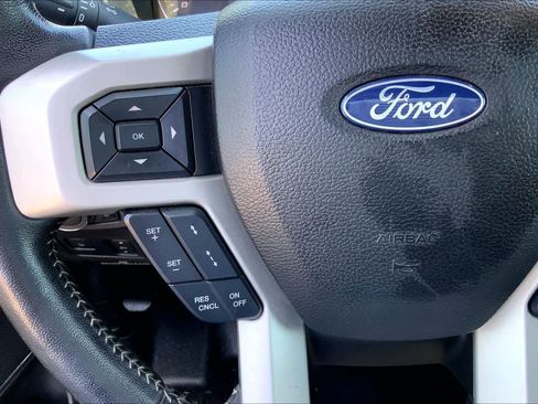 Used 2019 Ford F250 Lariat w/ Lariat Ultimate Package AWD/4WD image 24