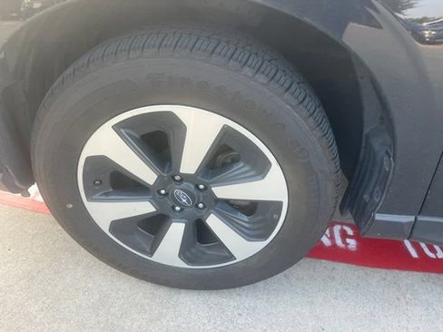 Used 2018 Subaru Forester 2.5i Premium w/ All-Weather Package AWD/4WD image 7