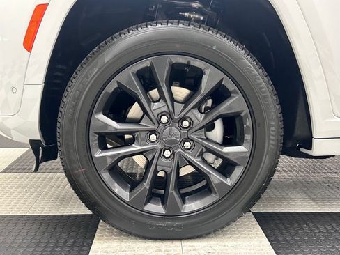 New 2026 Jeep Grand Cherokee Limited AWD/4WD image 8