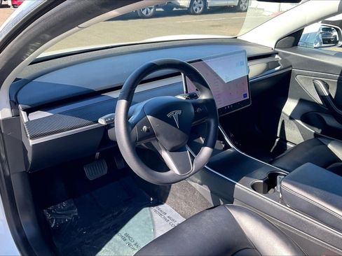 Used 2020 Tesla Model 3 Standard Range Plus RWD image 12