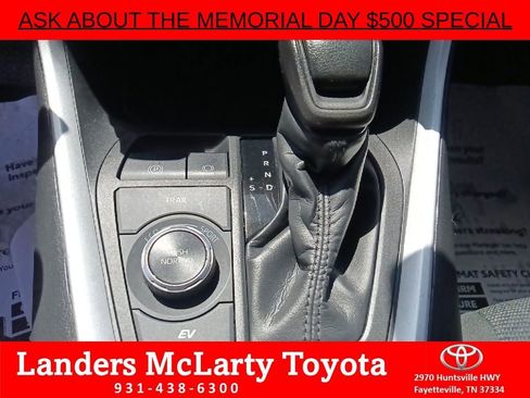 Used 2022 Toyota RAV4 LE AWD/4WD image 24