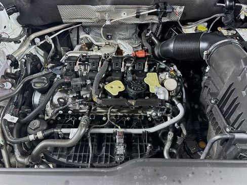 Used 2024 Volkswagen Atlas SE image 34