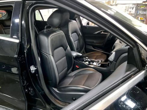 Used 2019 INFINITI QX30 LUXE w/ Navigation Package image 8