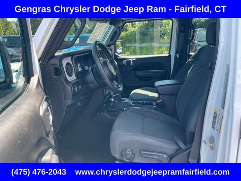 Used 2024 Jeep Wrangler Unlimited w/ Convenience Group AWD/4WD image 44