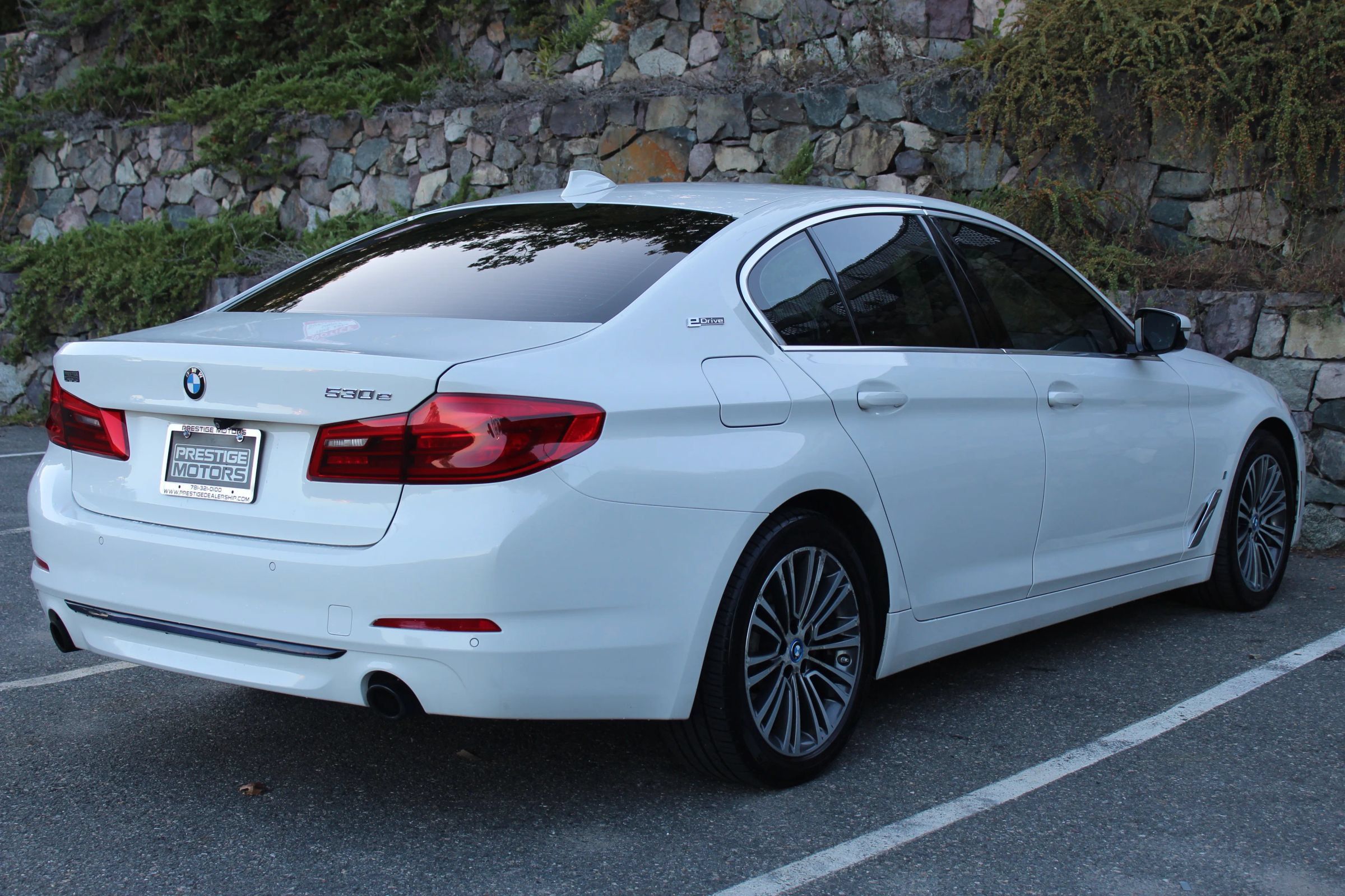 Used 2019 BMW 530e xDrive AWD/4WD image 9