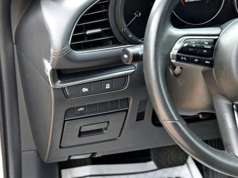 Used 2024 MAZDA MAZDA3 s image 9