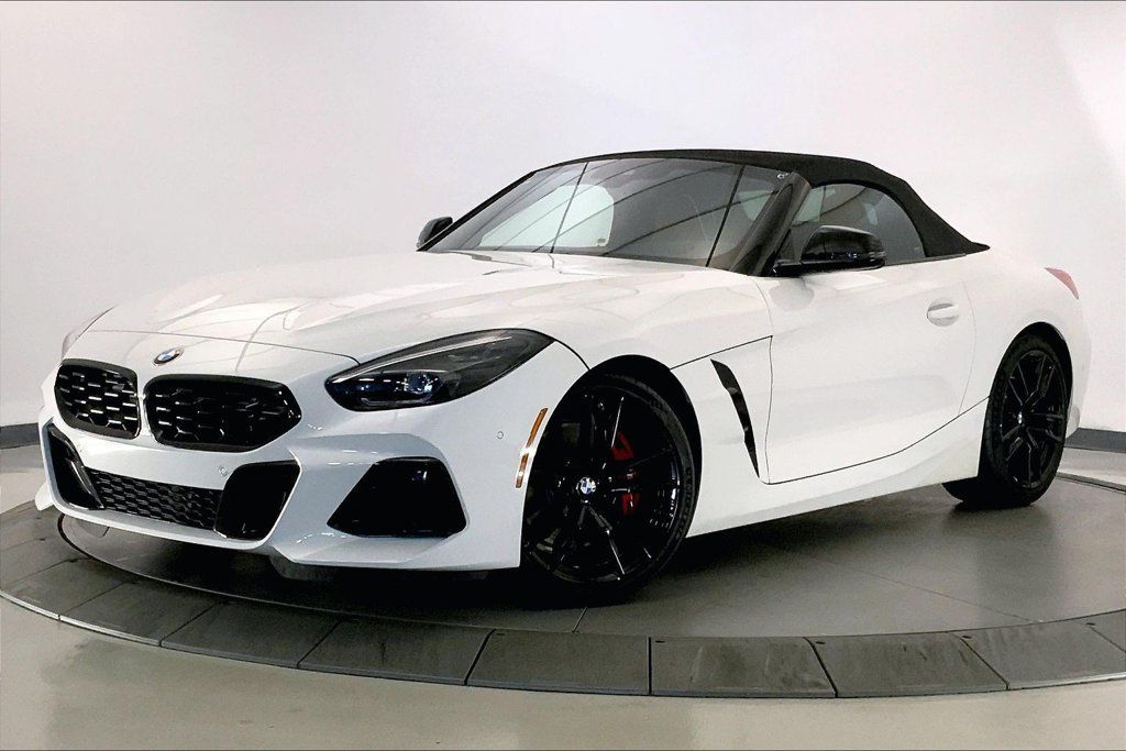 Certified 2023 BMW Z4 M40i w/ Premium Package RWD image 11