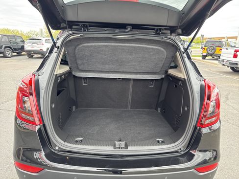 Used 2021 Buick Encore Preferred w/ Safety Package II FWD image 33