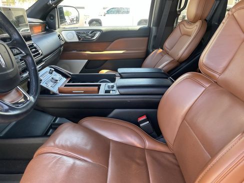 Used 2019 Lincoln Navigator Reserve w/ Cargo Package AWD/4WD image 11