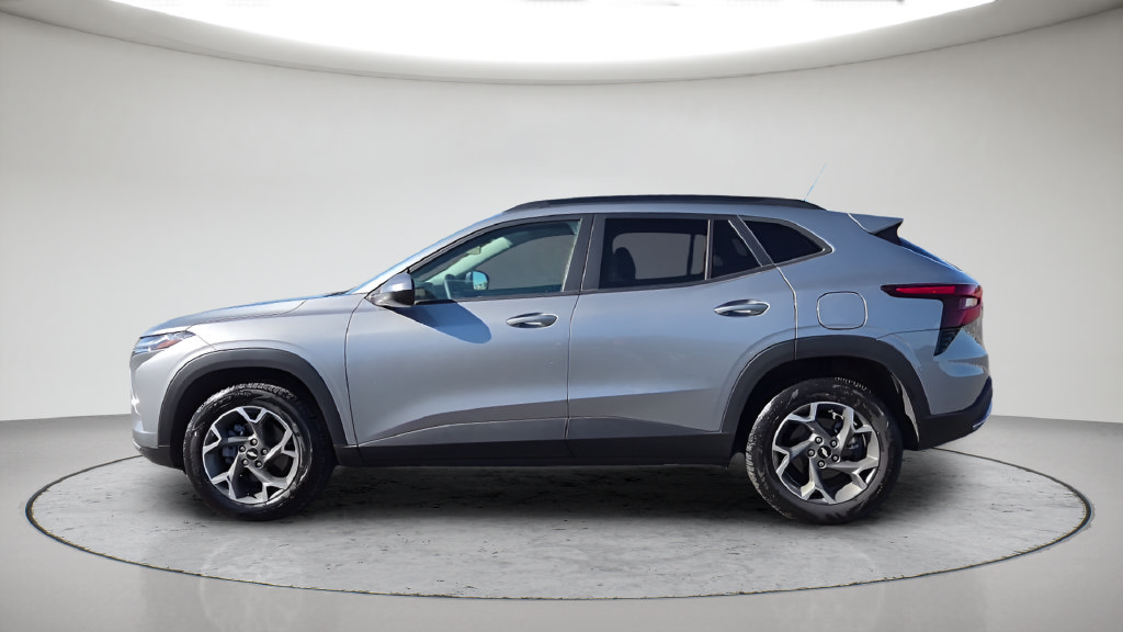 Used 2025 Chevrolet Trax LT w/ LT Convenience Package FWD image 11