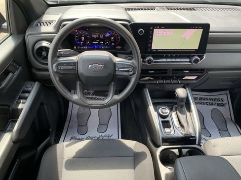 Used 2024 Chevrolet Colorado Trail Boss w/ Technology Package AWD/4WD image 31