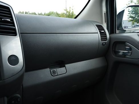 Used 2019 Nissan Frontier SL RWD image 25