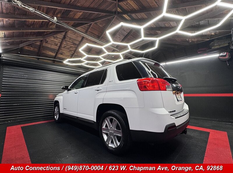 Used 2011 GMC Terrain SLT w/ Cargo Package FWD image 4